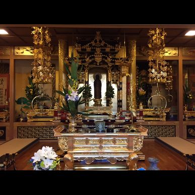 寺用の立華やオリジナル仏花の作製を行っております