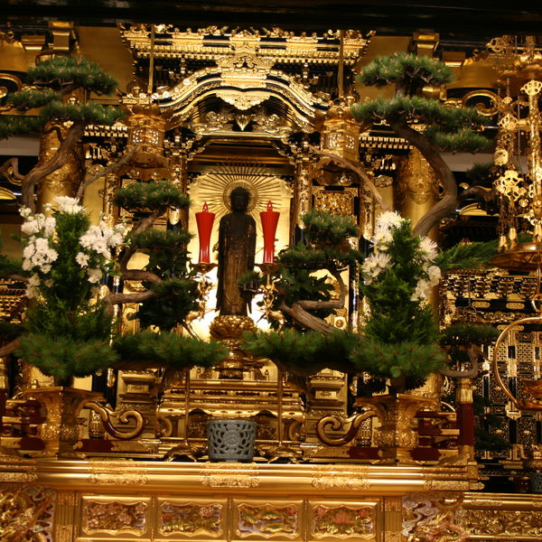 寺用の立華を販売する有限会社 翔栄は立華の知識が豊富です