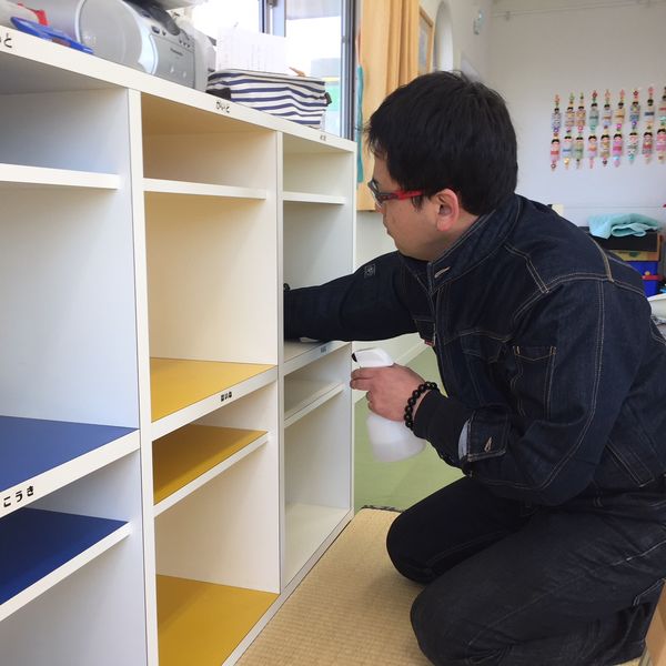 寺や保育園にガラスコーティングで抗菌処理を行っております