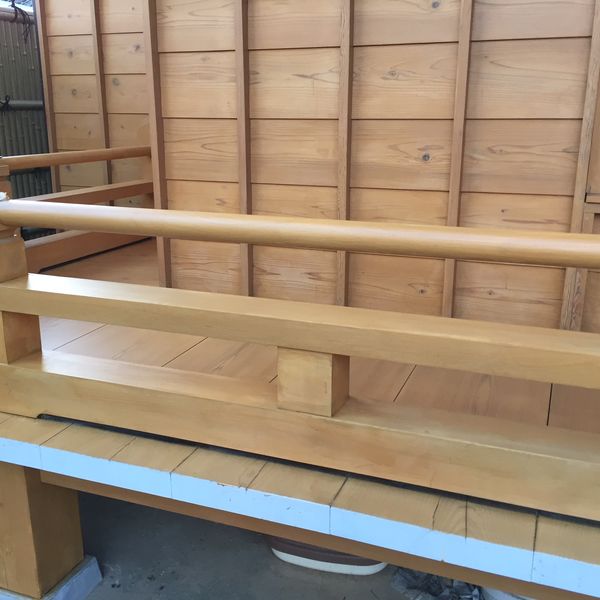 寺の濡れ縁にガラスコーティングをされるならご相談ください